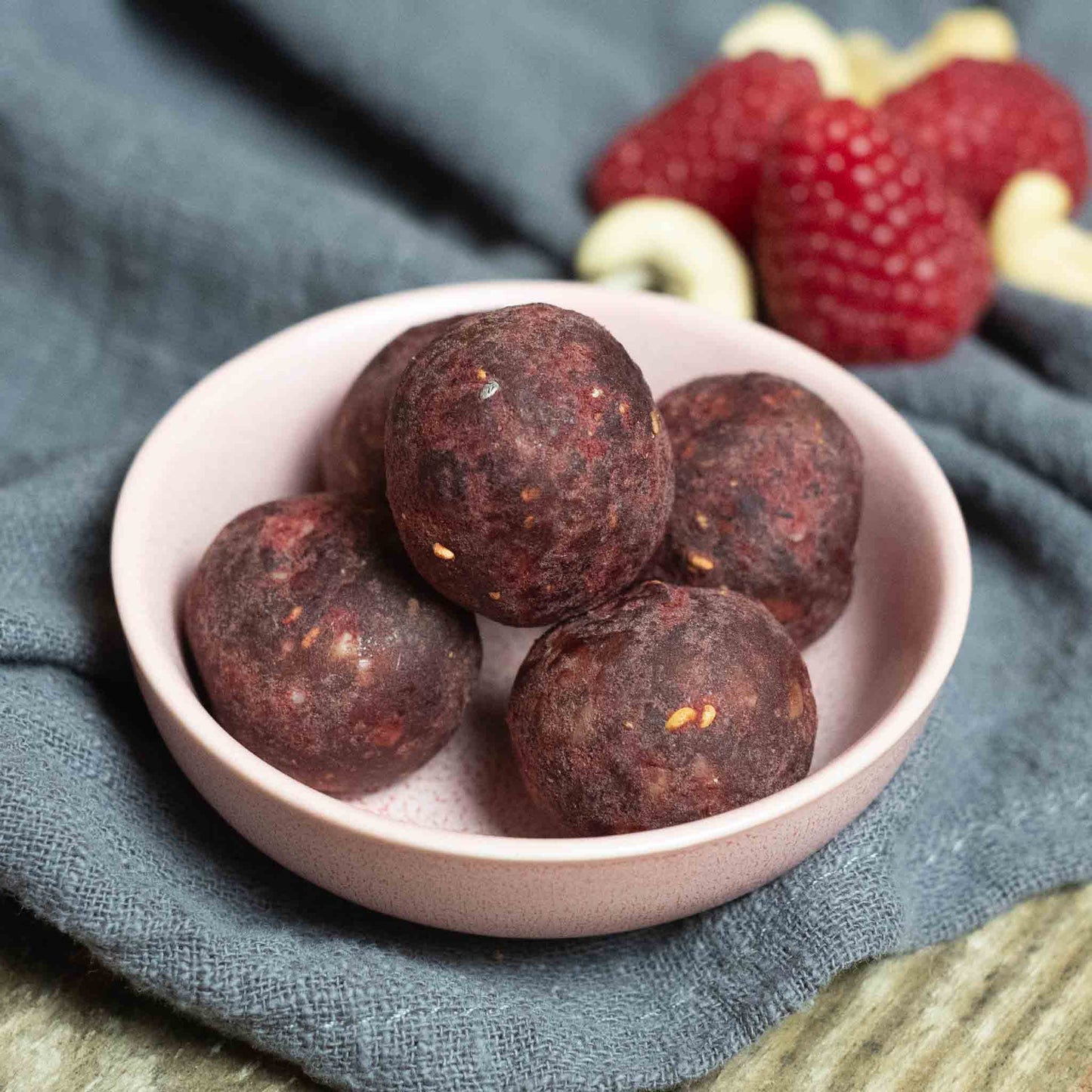 Nut Butter Balls Himbeer Chia (Bio)