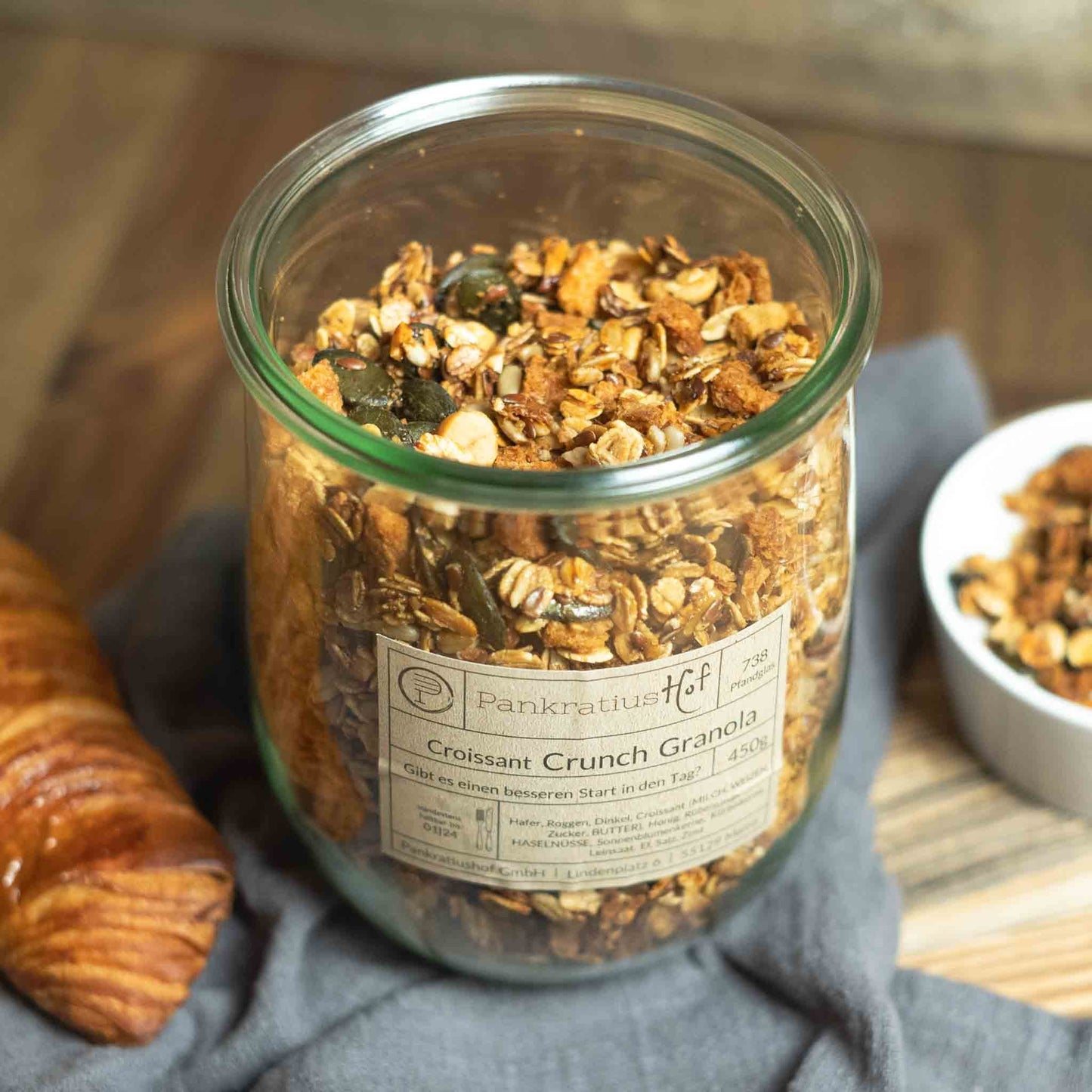 Croissant-Granola