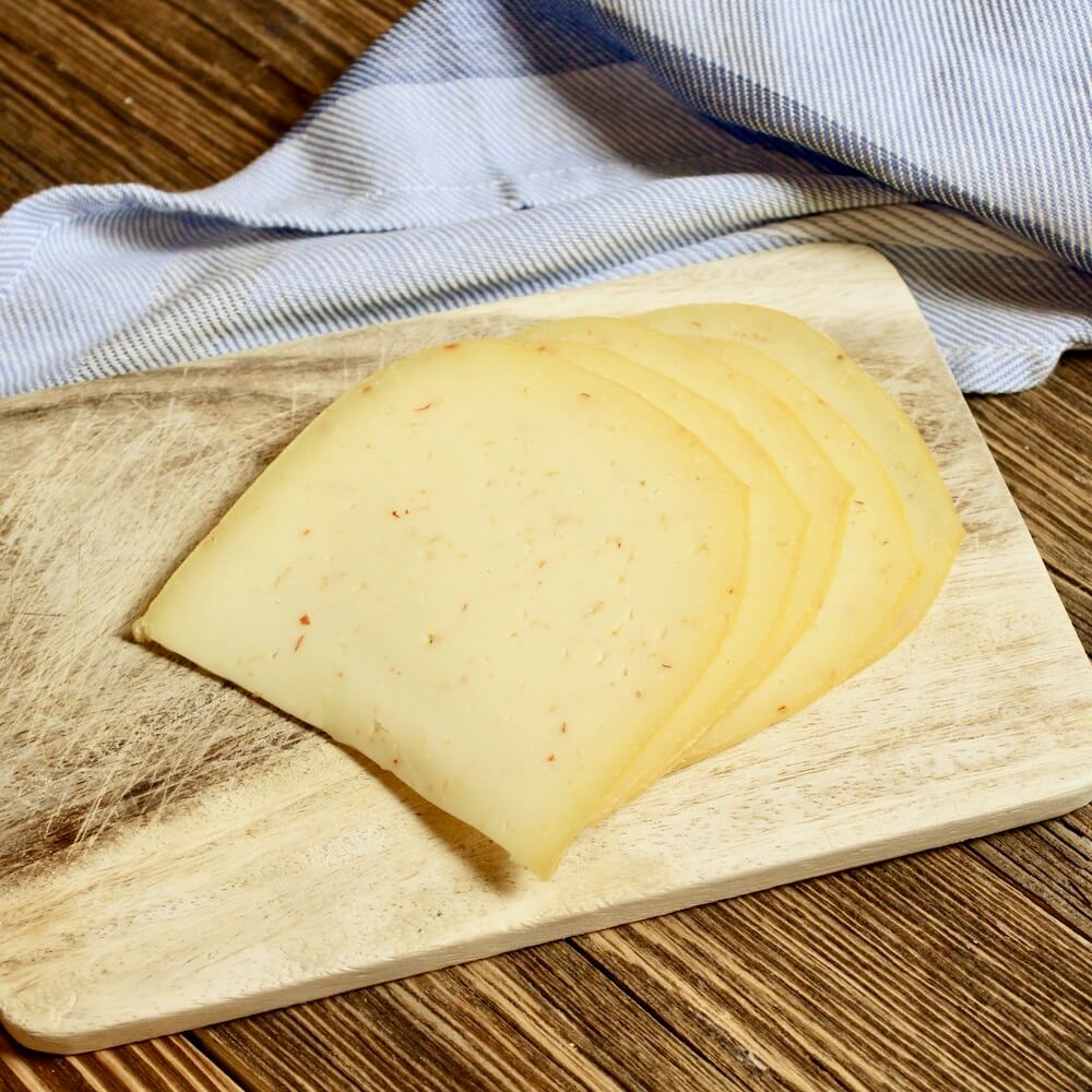 Eifeler Bergkäse mit Knoblauch & Paprika in Scheiben